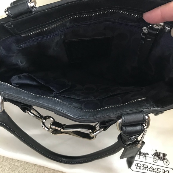 COACH Hampton Black leather Tote bag - Picture 7 of 7